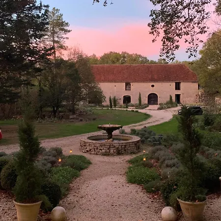French Manor House With Private Gardens And Pool Tatil Evi
