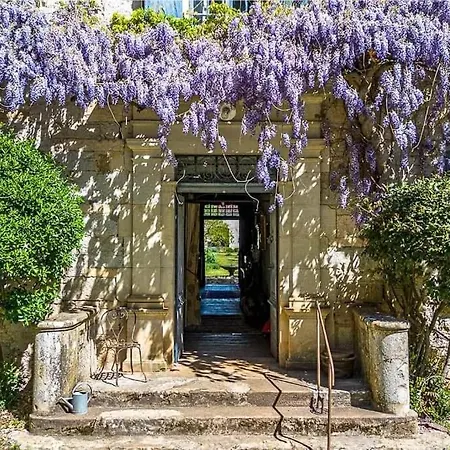 French Manor House With Private Gardens And Pool Tatil Evi